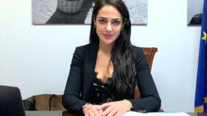 Μιχαηλίδου: Ο νέος κατώτατος μισθός θα έχει μπροστά το 8 - Τι είπε για την Εισφορά Αλληλεγγύης Συνταξιούχων