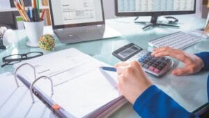 χρέη στην Εφορία