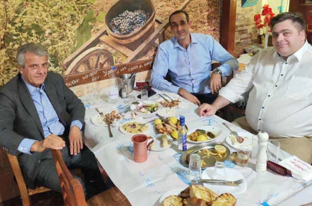 Ο Γρηγόρης Δημητριάδης με καλή παρέα στα Καμίνια