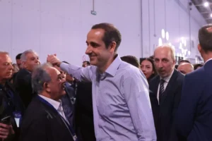 Ευχαριστίες Λεωνίδα Κουρσούμη στον Γρηγόρη Δημητριάδη για τη στήριξη στο Παλαιοβιβλιοπωλείο των Αστέγων